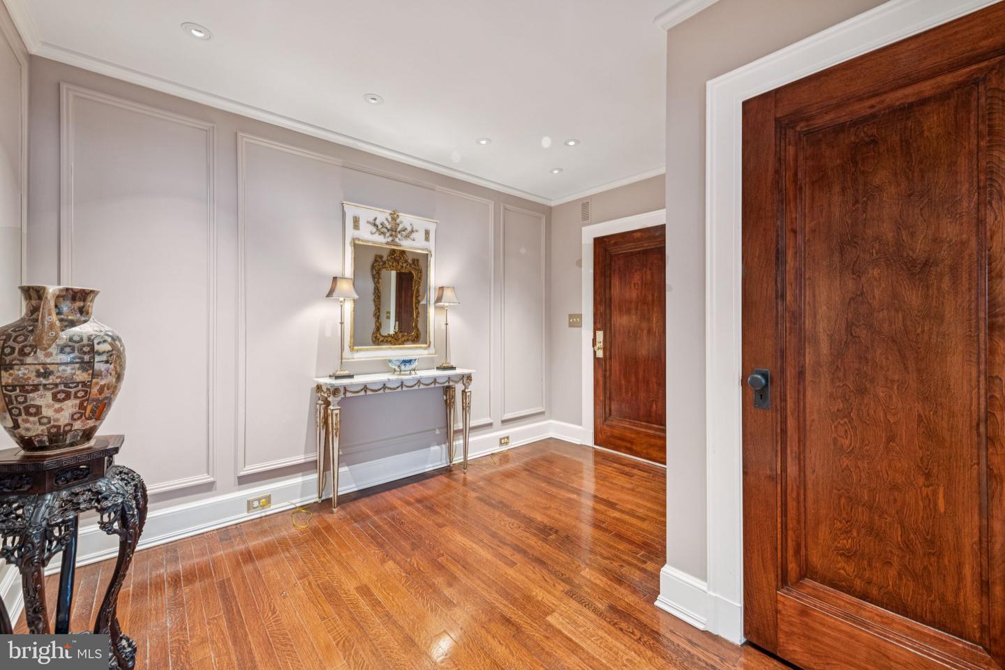 1026 16TH ST NW #801, WASHINGTON, District Of Columbia 20036, 2 Bedrooms Bedrooms, ,2 BathroomsBathrooms,Residential,For sale,1026 16TH ST NW #801,DCDC2213890 MLS # DCDC2213890