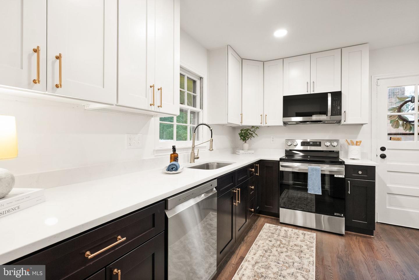 5632 MAXINE CT, ALEXANDRIA, Virginia 22310, 3 Bedrooms Bedrooms, ,2 BathroomsBathrooms,Residential,For sale,5632 MAXINE CT,VAFX2259666 MLS # VAFX2259666