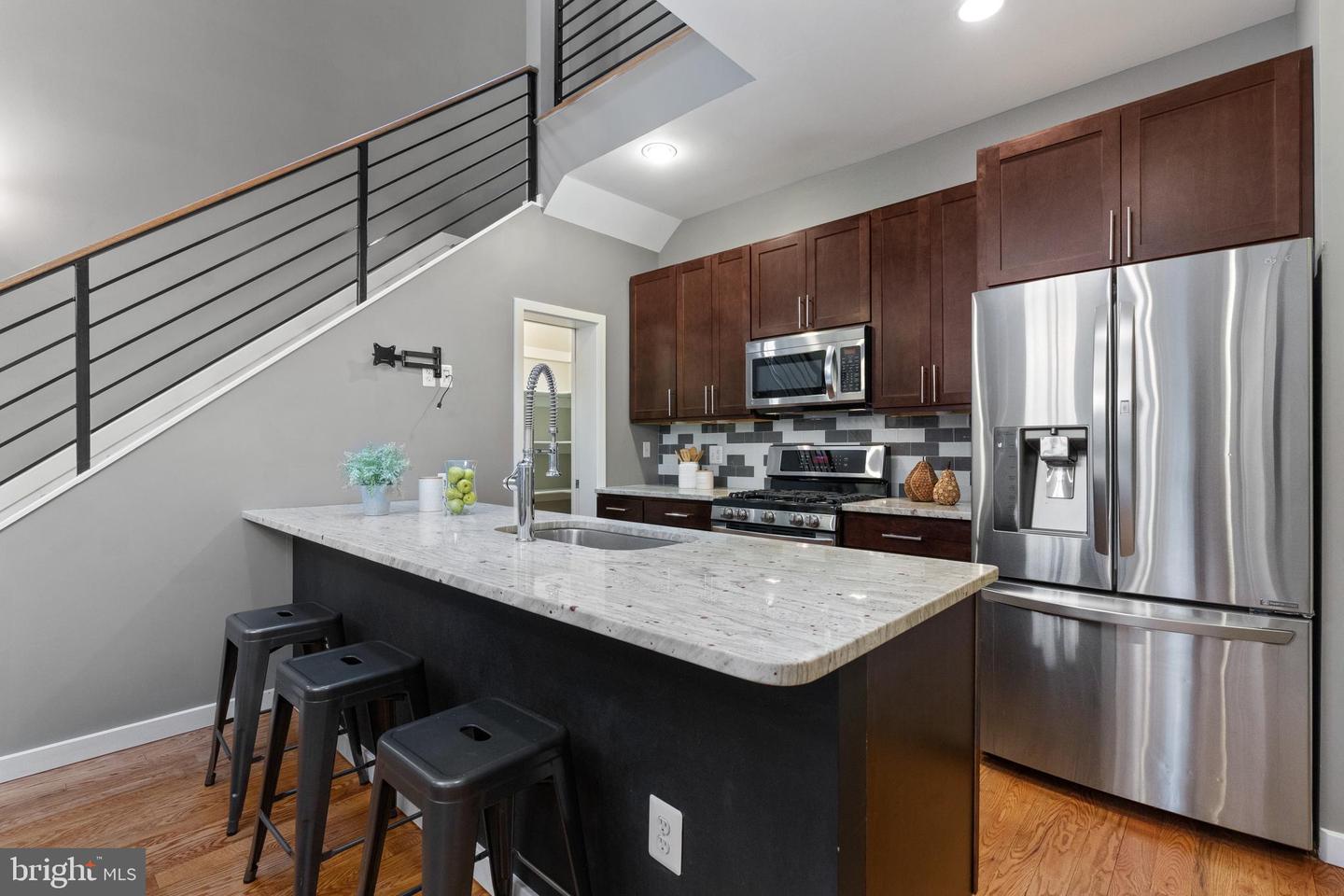 1423 1ST ST NW #B, WASHINGTON, District Of Columbia 20001, 3 Bedrooms Bedrooms, ,2 BathroomsBathrooms,Residential,For sale,1423 1ST ST NW #B,DCDC2213970 MLS # DCDC2213970