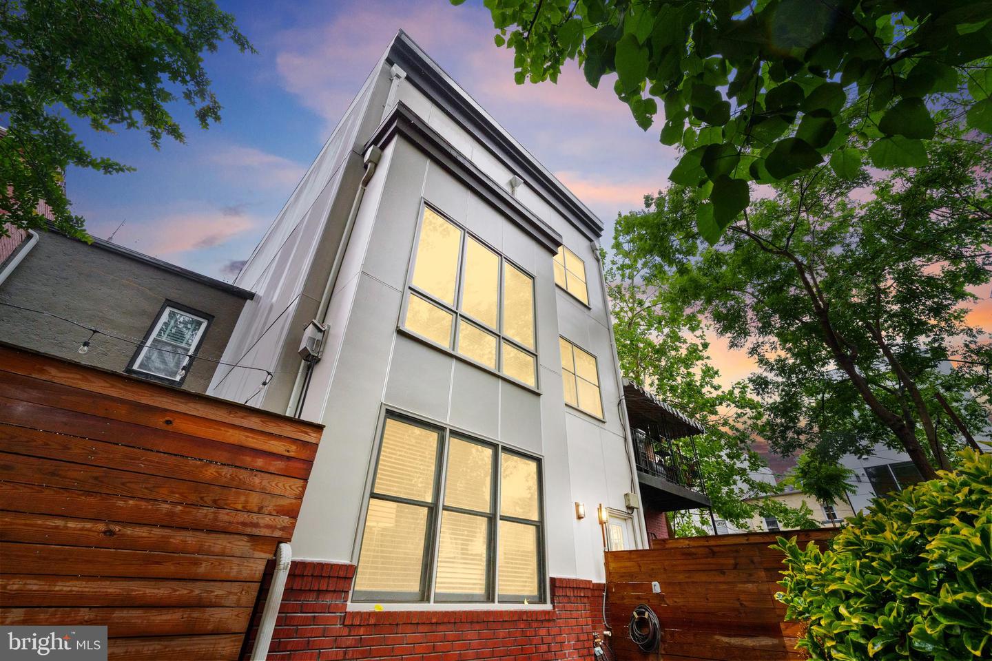 1423 1ST ST NW #B, WASHINGTON, District Of Columbia 20001, 3 Bedrooms Bedrooms, ,2 BathroomsBathrooms,Residential,For sale,1423 1ST ST NW #B,DCDC2213970 MLS # DCDC2213970