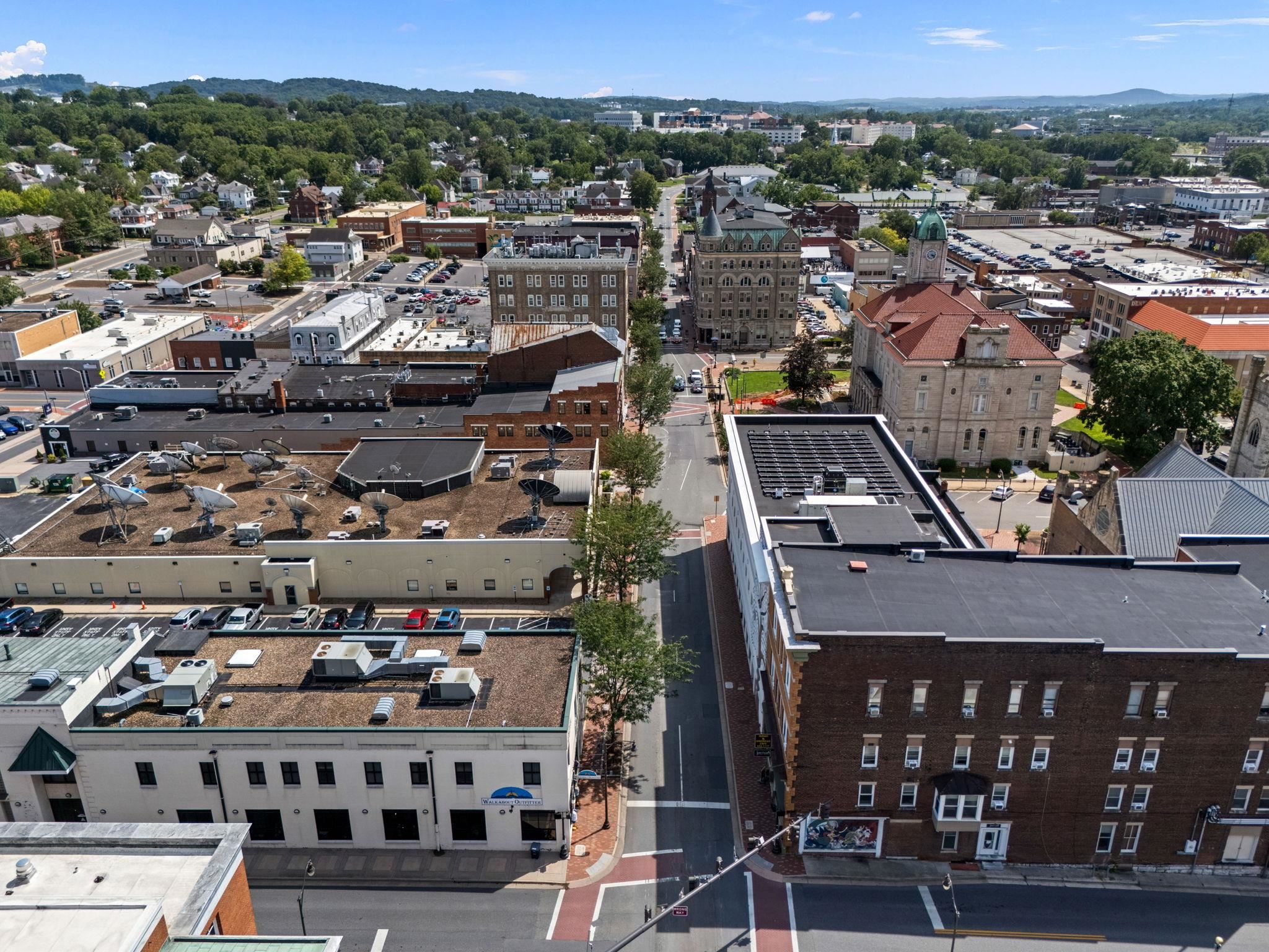 90 NORTH MAIN ST, HARRISONBURG, Virginia 22802, ,Commercial,90 NORTH MAIN ST,667527 MLS # 667527