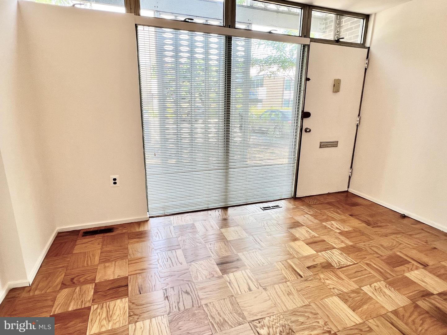 1352 4TH ST SW, WASHINGTON, District Of Columbia 20024, 4 Bedrooms Bedrooms, ,2 BathroomsBathrooms,Residential,For sale,1352 4TH ST SW,DCDC2190970 MLS # DCDC2190970