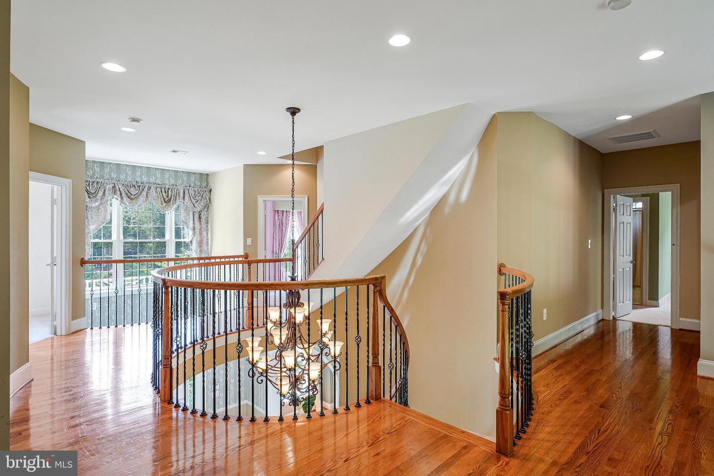 1631 IRVIN ST, VIENNA, Virginia 22182, 6 Bedrooms Bedrooms, 14 Rooms Rooms,7 BathroomsBathrooms,Residential,For sale,1631 IRVIN ST,VAFX2229802 MLS # VAFX2229802