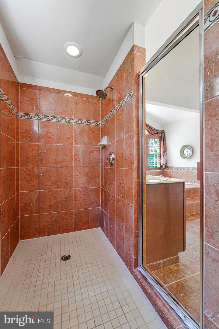 1631 IRVIN ST, VIENNA, Virginia 22182, 6 Bedrooms Bedrooms, 14 Rooms Rooms,7 BathroomsBathrooms,Residential,For sale,1631 IRVIN ST,VAFX2229802 MLS # VAFX2229802