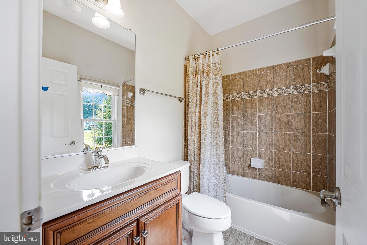1631 IRVIN ST, VIENNA, Virginia 22182, 6 Bedrooms Bedrooms, 14 Rooms Rooms,7 BathroomsBathrooms,Residential,For sale,1631 IRVIN ST,VAFX2229802 MLS # VAFX2229802