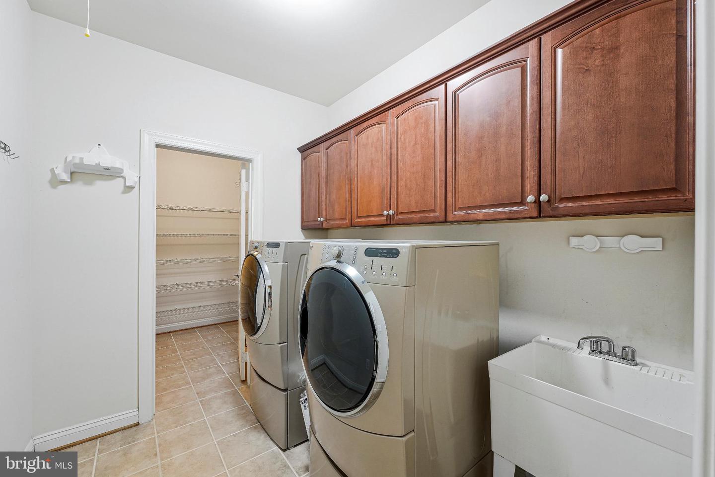 1631 IRVIN ST, VIENNA, Virginia 22182, 6 Bedrooms Bedrooms, 14 Rooms Rooms,7 BathroomsBathrooms,Residential,For sale,1631 IRVIN ST,VAFX2229802 MLS # VAFX2229802