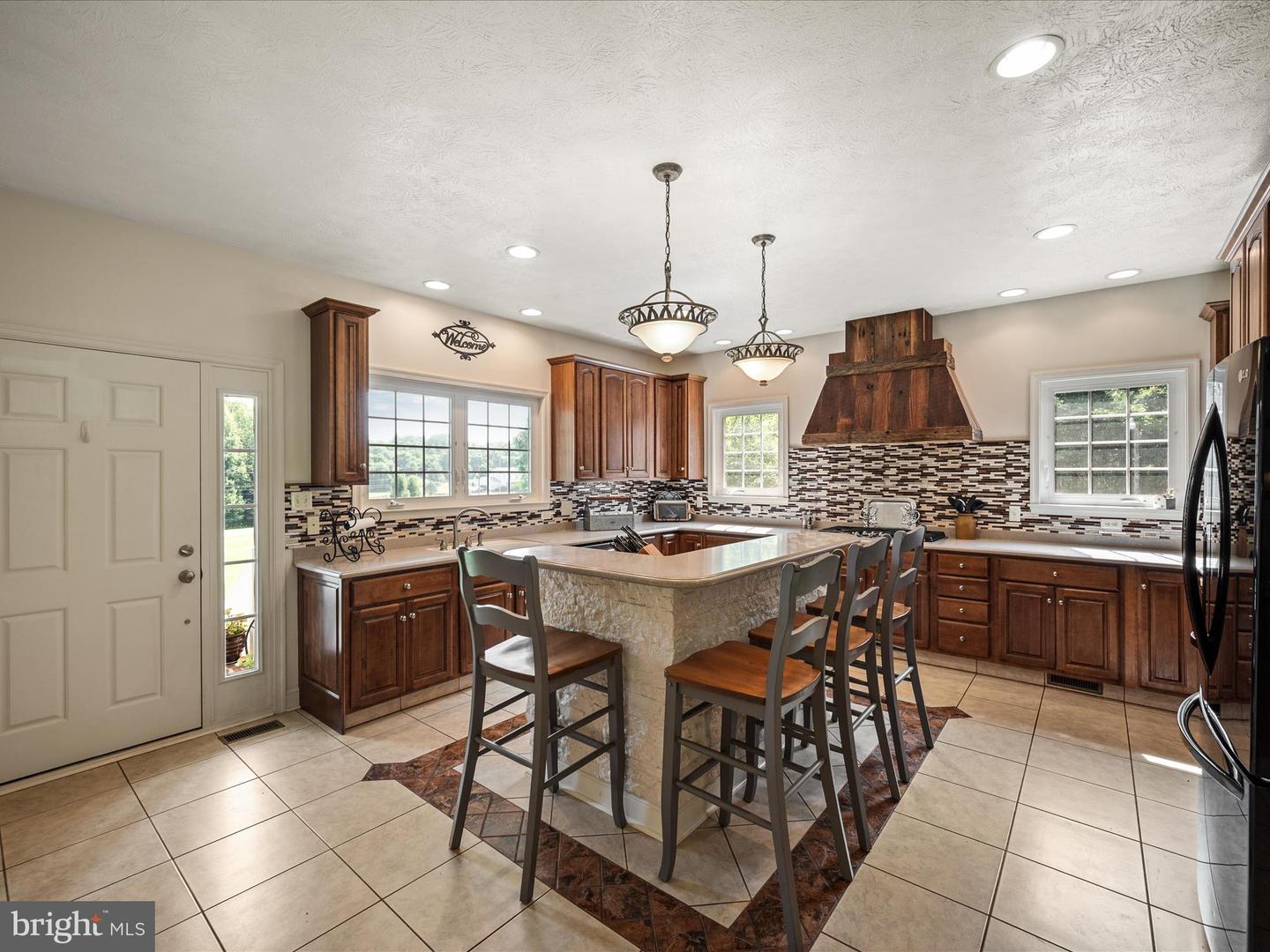 160 SYLVAN SPRINGS DR, CLEAR BROOK, Virginia 22624, 5 Bedrooms Bedrooms, ,3 BathroomsBathrooms,Residential,For sale,160 SYLVAN SPRINGS DR,VAFV2034616 MLS # VAFV2034616