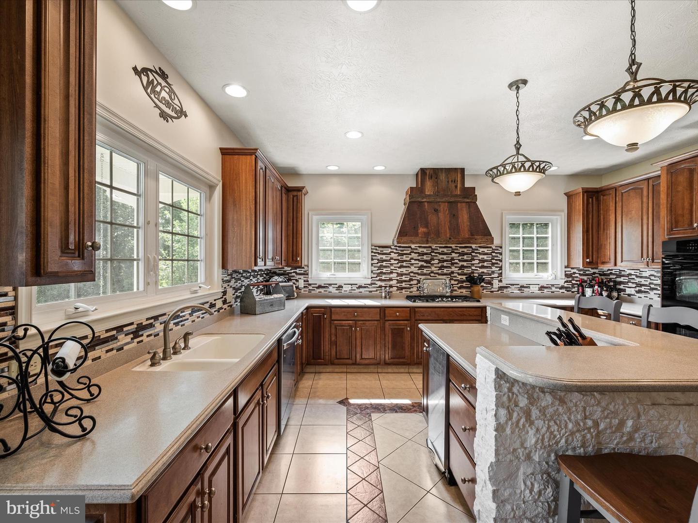 160 SYLVAN SPRINGS DR, CLEAR BROOK, Virginia 22624, 5 Bedrooms Bedrooms, ,3 BathroomsBathrooms,Residential,For sale,160 SYLVAN SPRINGS DR,VAFV2034616 MLS # VAFV2034616