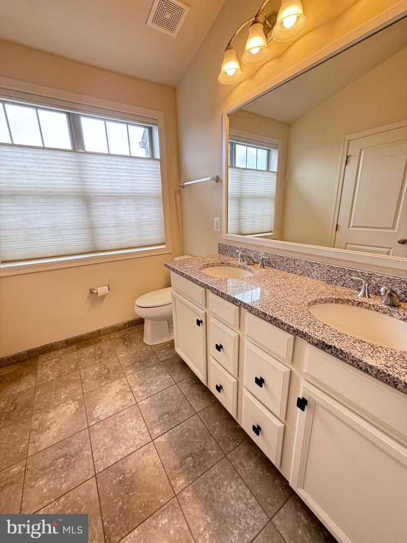 22472 CAMBRIDGEPORT SQ, ASHBURN, Virginia 20148, 4 Bedrooms Bedrooms, ,3 BathroomsBathrooms,Residential,For sale,22472 CAMBRIDGEPORT SQ,VALO2099278 MLS # VALO2099278