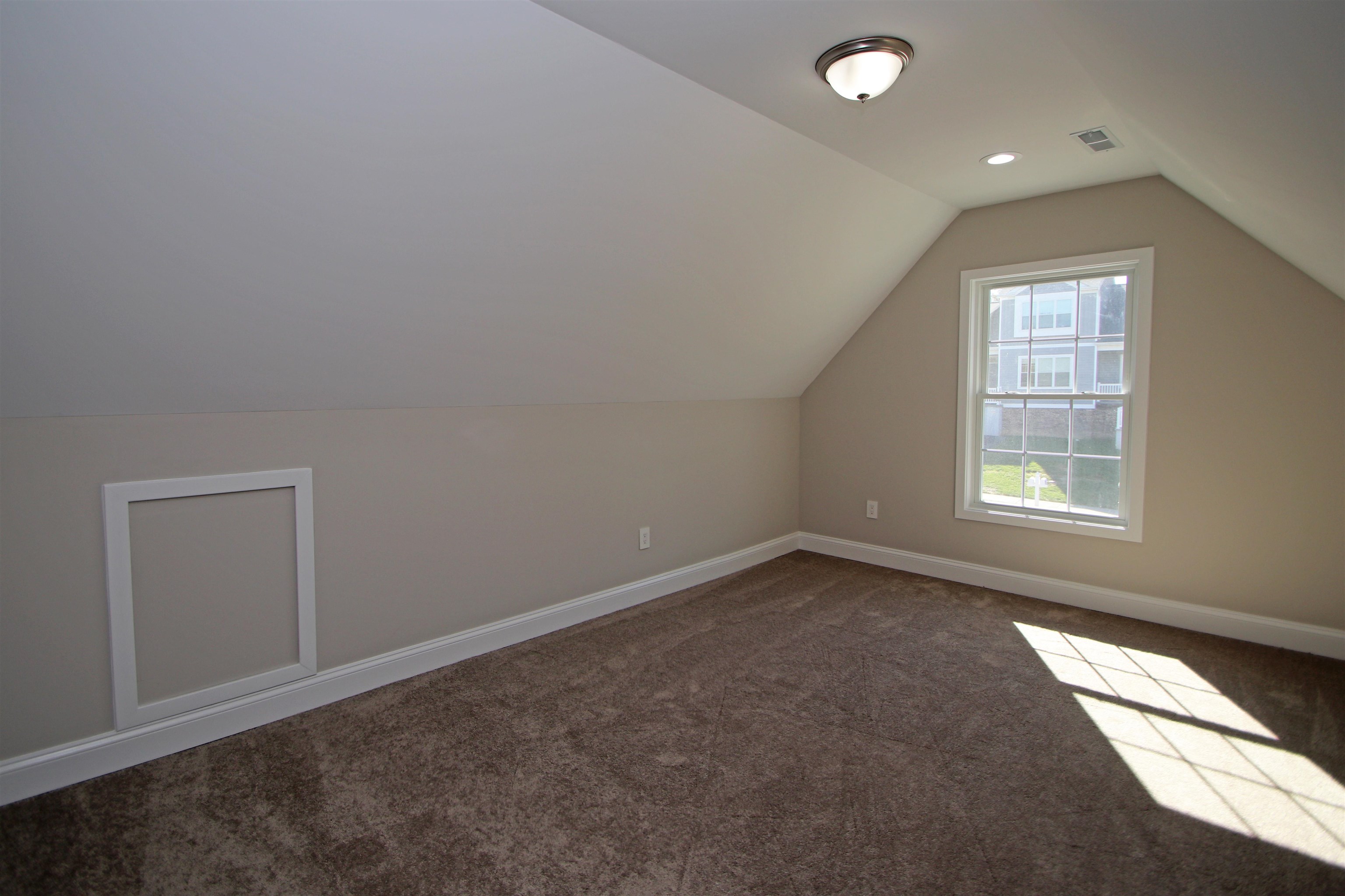 2060 WILLOW HILL DR, HARRISONBURG, Virginia 22801, 5 Bedrooms Bedrooms, ,3 BathroomsBathrooms,Residential,2060 WILLOW HILL DR,658765 MLS # 658765
