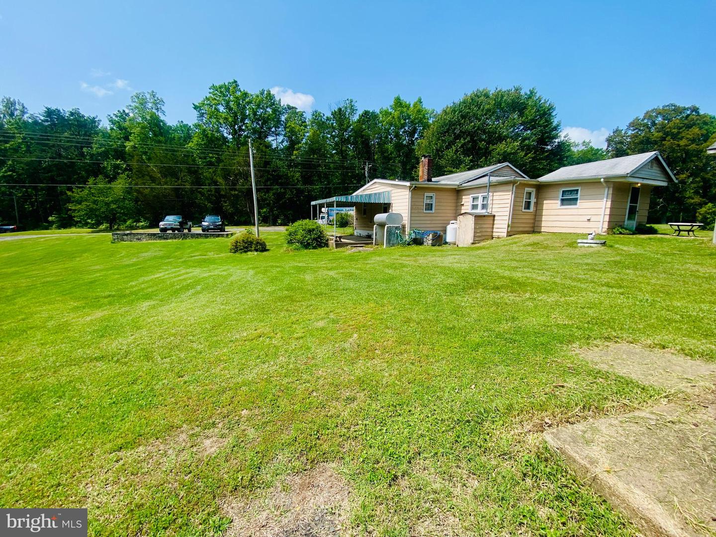 17341 JOPLIN RD, TRIANGLE, Virginia 22172, 3 Bedrooms Bedrooms, 7 Rooms Rooms,1 BathroomBathrooms,Residential,For sale,17341 JOPLIN RD,VAPW2098254 MLS # VAPW2098254