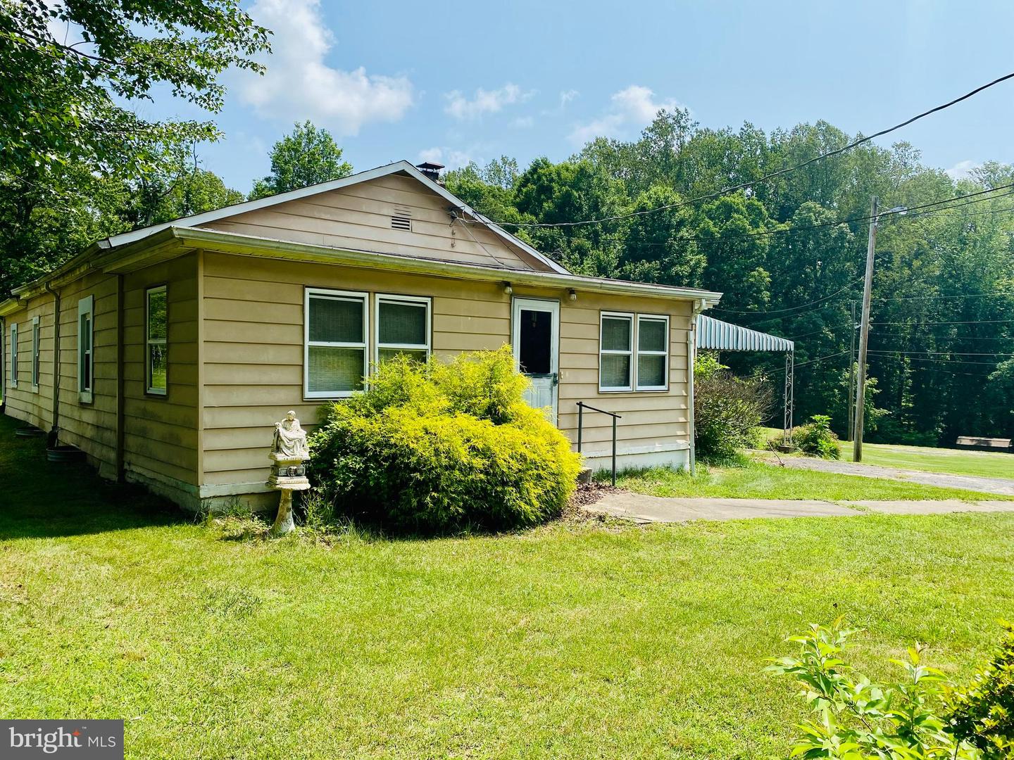 17341 JOPLIN RD, TRIANGLE, Virginia 22172, 3 Bedrooms Bedrooms, 7 Rooms Rooms,1 BathroomBathrooms,Residential,For sale,17341 JOPLIN RD,VAPW2098254 MLS # VAPW2098254