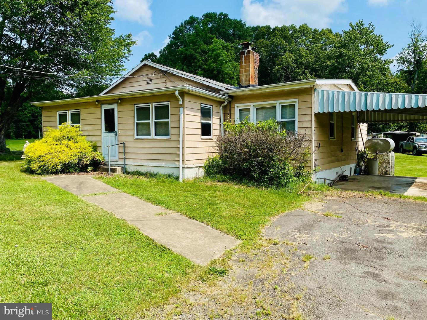 17341 JOPLIN RD, TRIANGLE, Virginia 22172, 3 Bedrooms Bedrooms, 7 Rooms Rooms,1 BathroomBathrooms,Residential,For sale,17341 JOPLIN RD,VAPW2098254 MLS # VAPW2098254