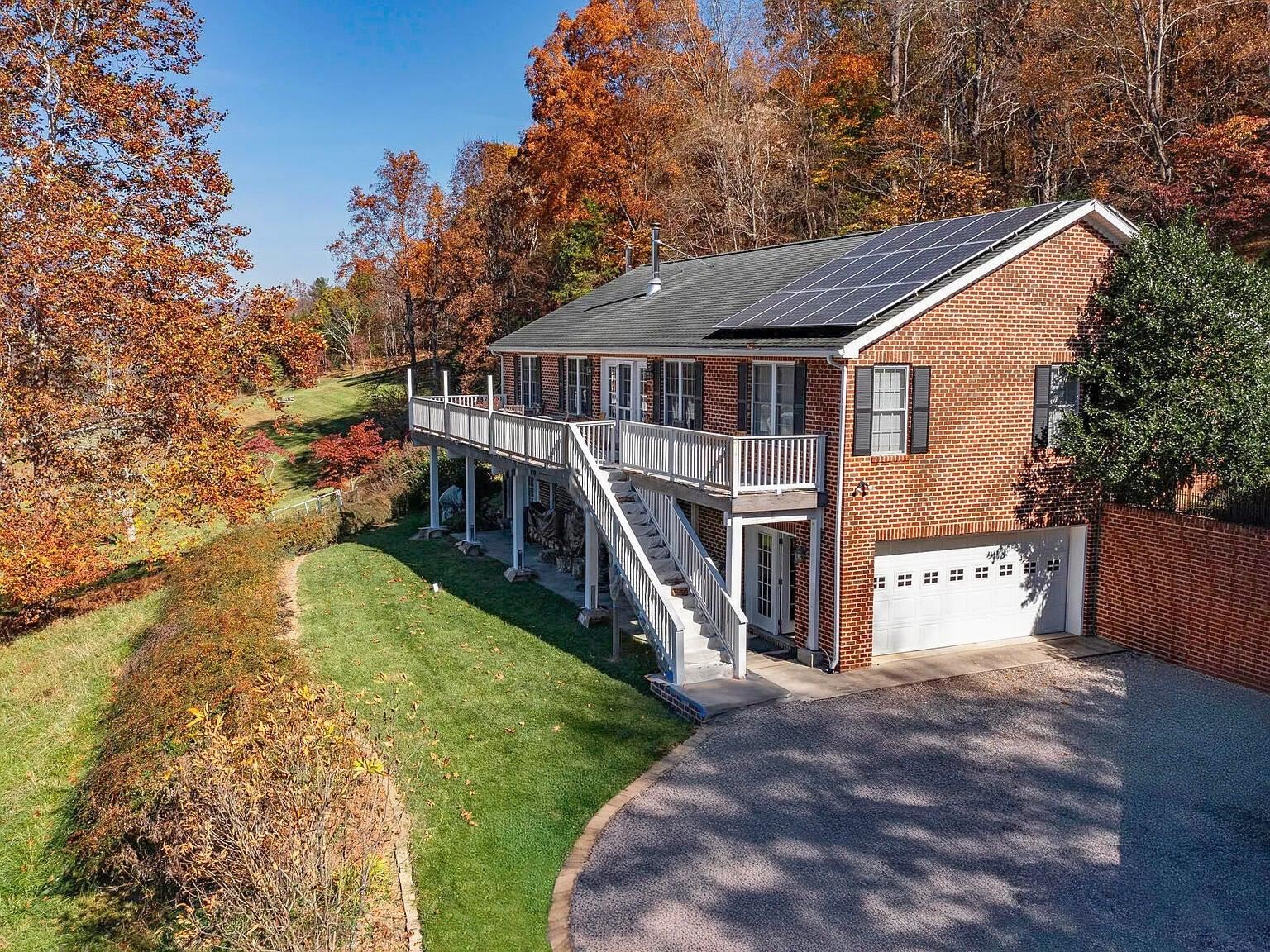 825 STILL HOUSE DR, LEXINGTON, Virginia 24450, 4 Bedrooms Bedrooms, ,3 BathroomsBathrooms,Residential,825 Still House Dr Lexington, VA 24450,825 STILL HOUSE DR,667523 MLS # 667523