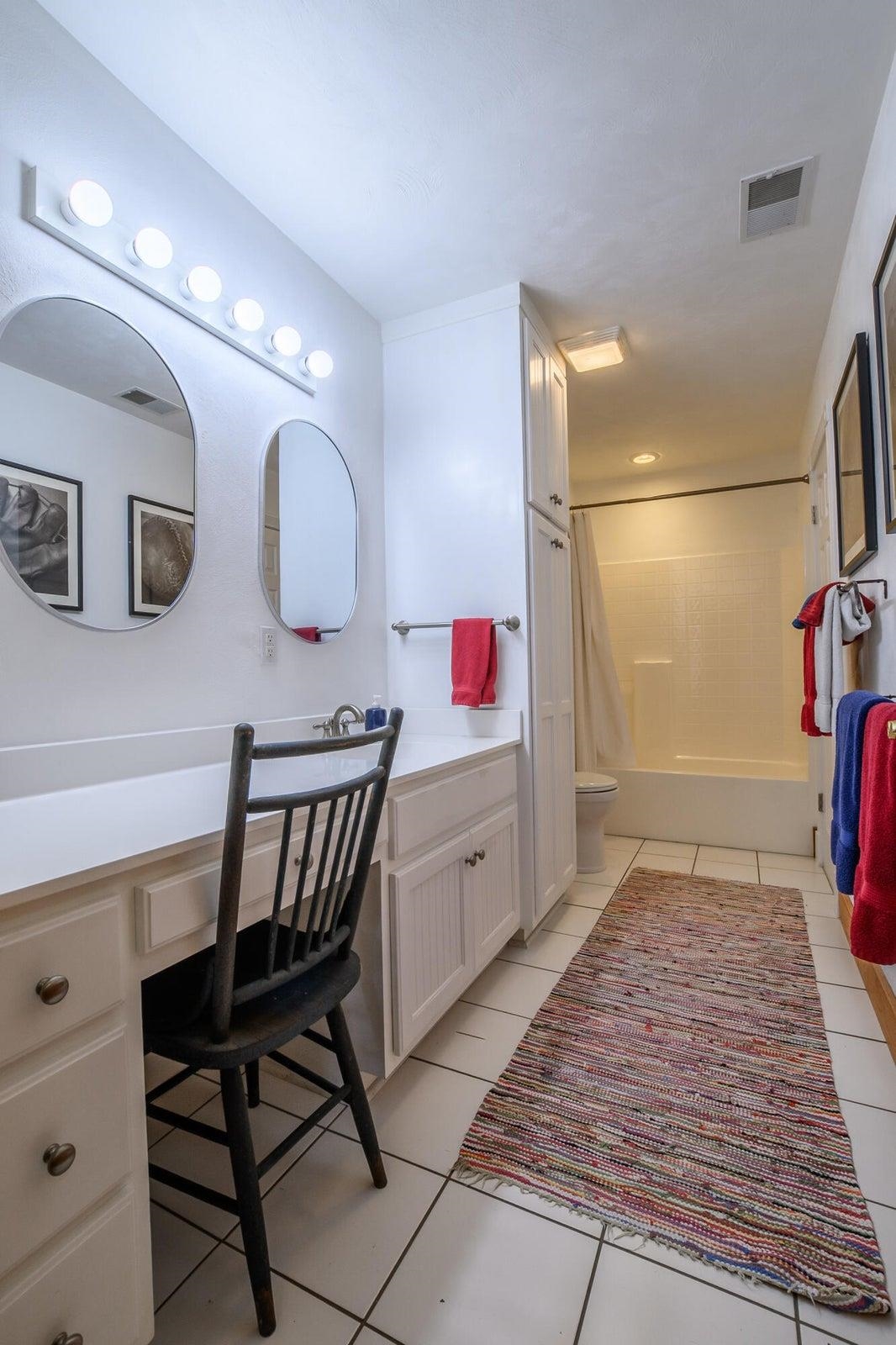 Lower level full bathroom.