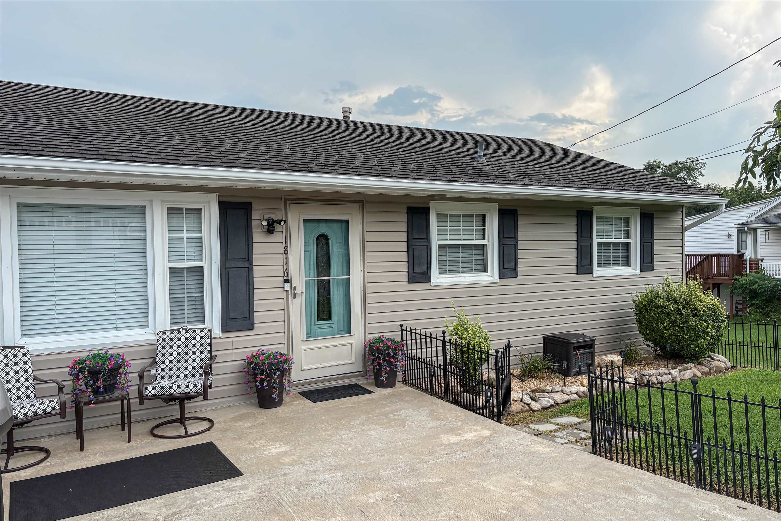 1816 FIRST ST, STAUNTON, Virginia 24401, 3 Bedrooms Bedrooms, ,2 BathroomsBathrooms,Residential,1816 FIRST ST,667540 MLS # 667540