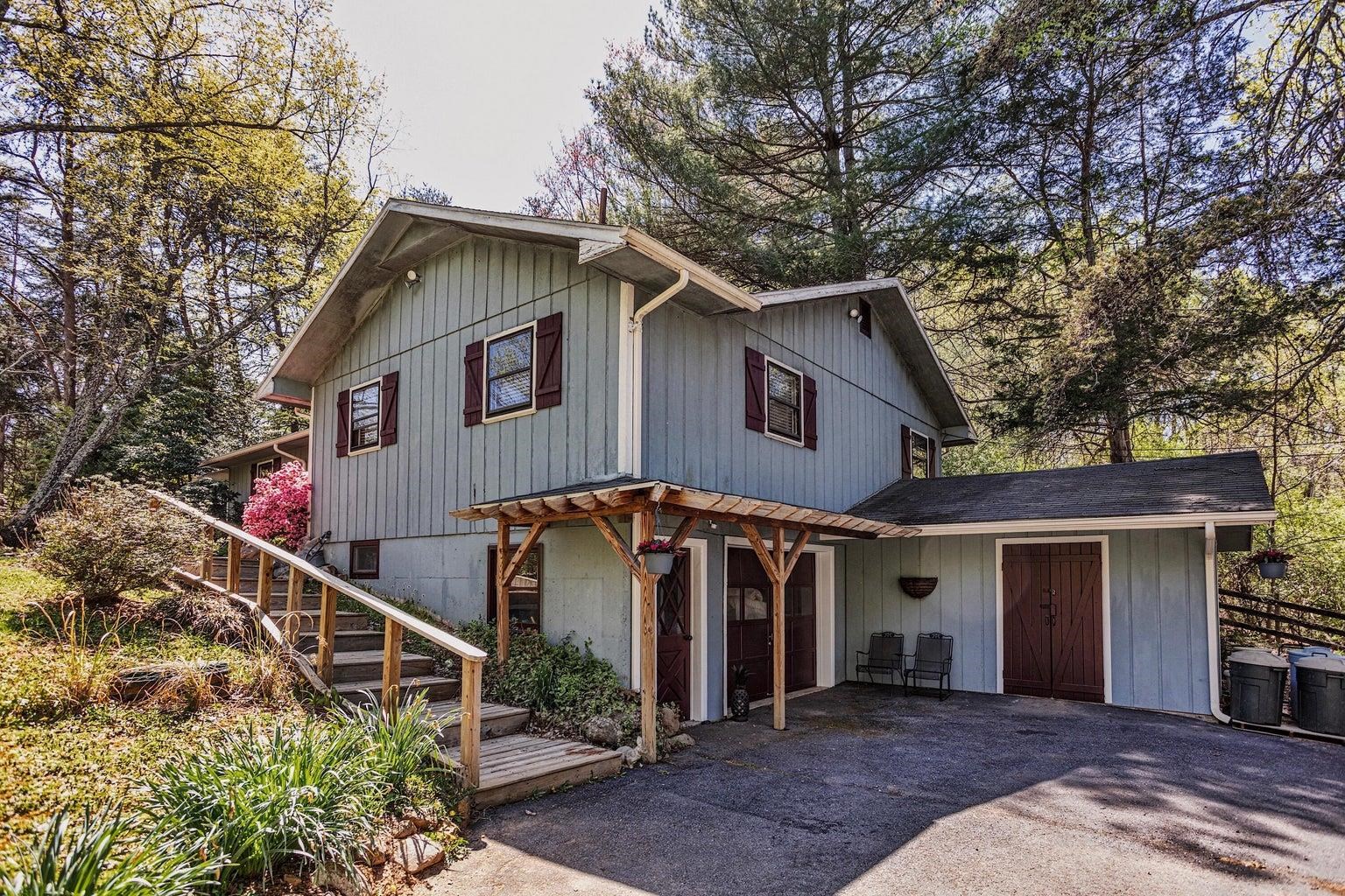 61 EMERALD LN, LEXINGTON, Virginia 24450, 3 Bedrooms Bedrooms, ,3 BathroomsBathrooms,Residential,61 EMERALD LN,667543 MLS # 667543