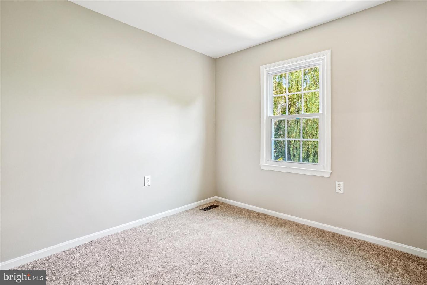 3026 SEMINOLE RD, WOODBRIDGE, Virginia 22192, 3 Bedrooms Bedrooms, 11 Rooms Rooms,1 BathroomBathrooms,Residential,For sale,3026 SEMINOLE RD,VAPW2098462 MLS # VAPW2098462