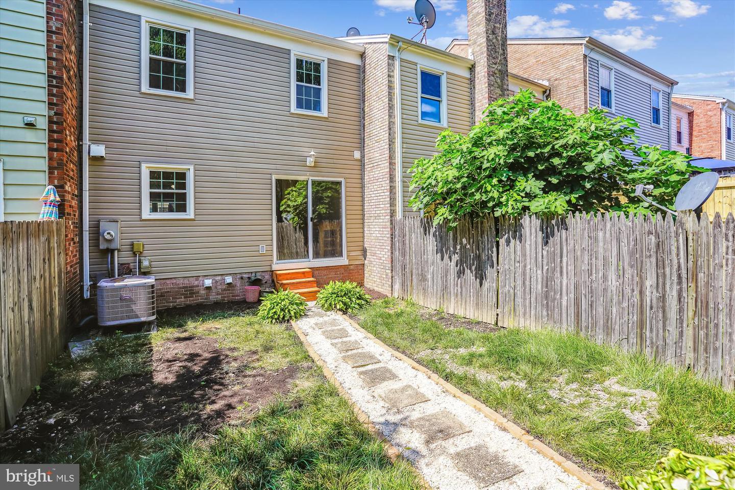 3026 SEMINOLE RD, WOODBRIDGE, Virginia 22192, 3 Bedrooms Bedrooms, 11 Rooms Rooms,1 BathroomBathrooms,Residential,For sale,3026 SEMINOLE RD,VAPW2098462 MLS # VAPW2098462