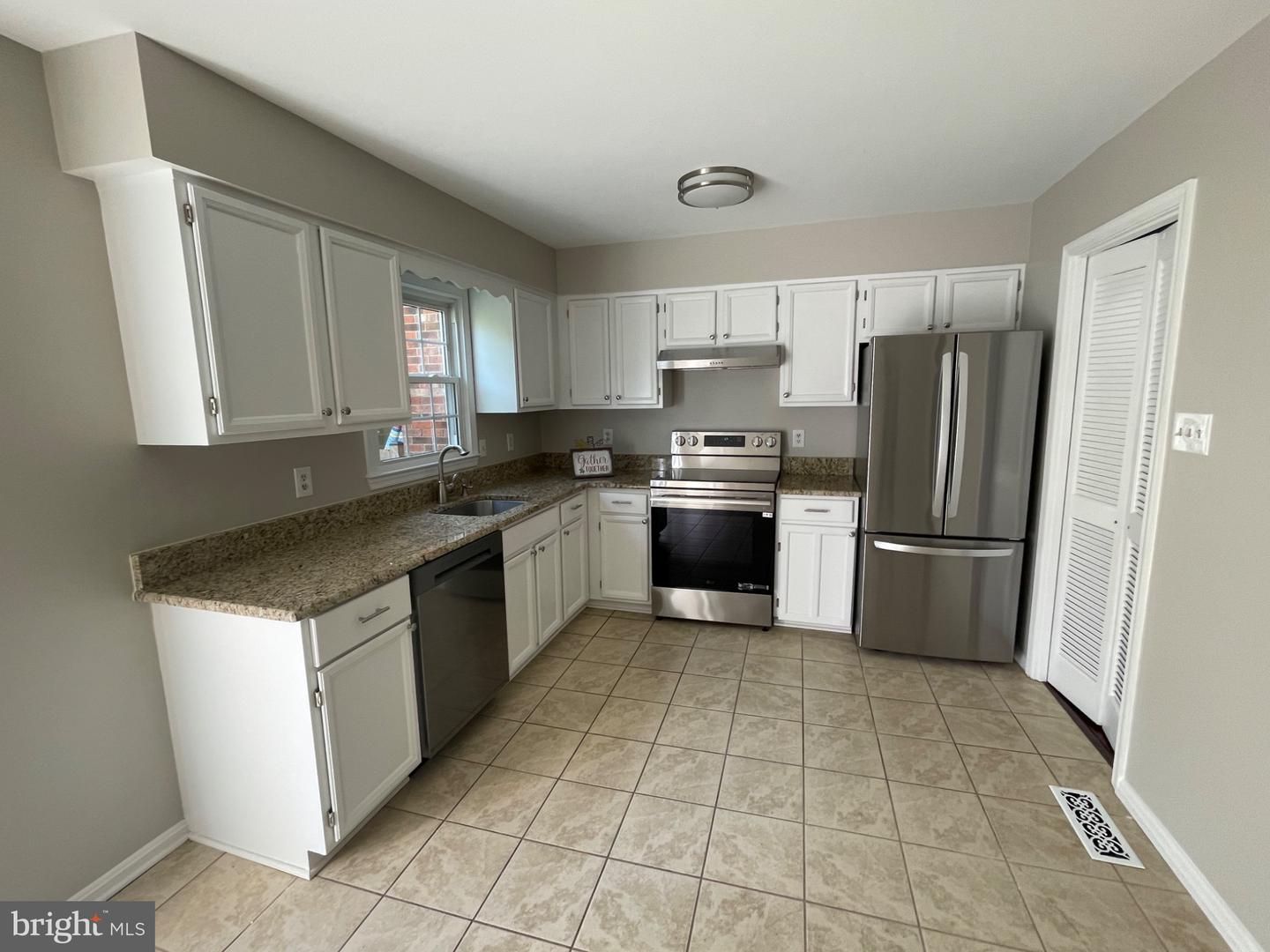 3026 SEMINOLE RD, WOODBRIDGE, Virginia 22192, 3 Bedrooms Bedrooms, 11 Rooms Rooms,1 BathroomBathrooms,Residential,For sale,3026 SEMINOLE RD,VAPW2098462 MLS # VAPW2098462