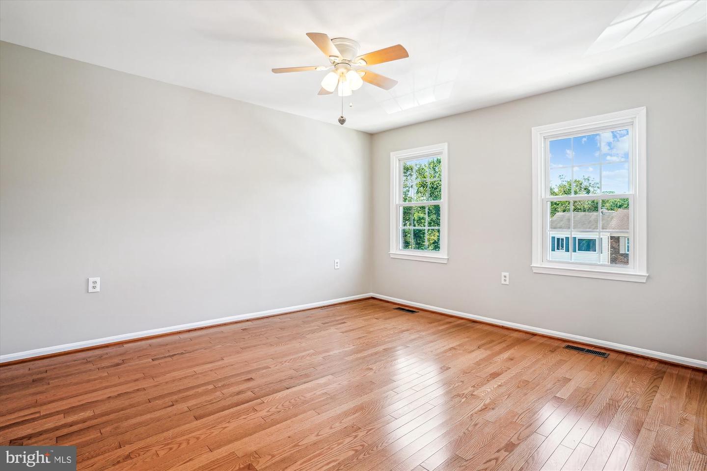 3026 SEMINOLE RD, WOODBRIDGE, Virginia 22192, 3 Bedrooms Bedrooms, 11 Rooms Rooms,1 BathroomBathrooms,Residential,For sale,3026 SEMINOLE RD,VAPW2098462 MLS # VAPW2098462