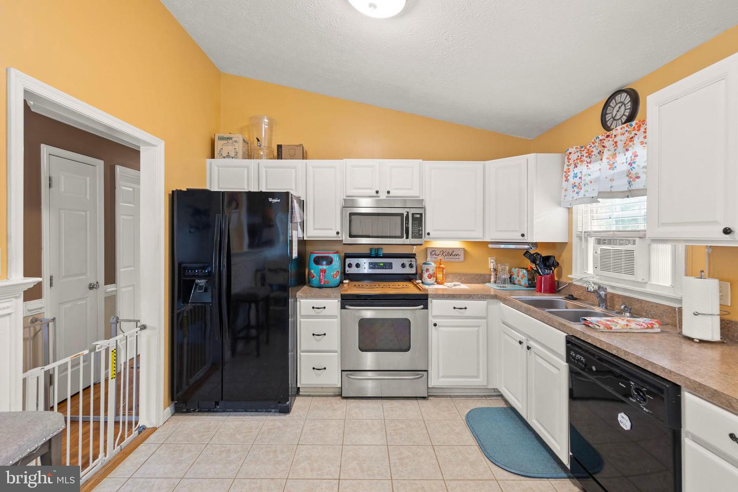 119 SUMMER LAKE DR, STEPHENS CITY, Virginia 22655, 3 Bedrooms Bedrooms, ,2 BathroomsBathrooms,Residential,For sale,119 SUMMER LAKE DR,VAFV2035234 MLS # VAFV2035234