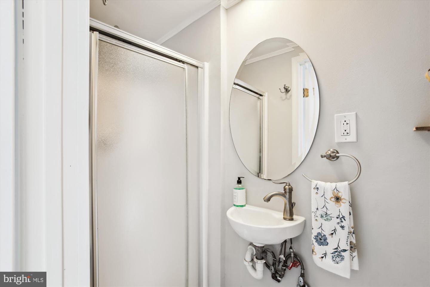 5231 PLEASURE COVE CT, ALEXANDRIA, Virginia 22315, 3 Bedrooms Bedrooms, ,2 BathroomsBathrooms,Residential,For sale,5231 PLEASURE COVE CT,VAFX2253766 MLS # VAFX2253766