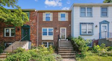 5231 PLEASURE COVE CT, ALEXANDRIA, Virginia 22315, 3 Bedrooms Bedrooms, ,2 BathroomsBathrooms,Residential,For sale,5231 PLEASURE COVE CT,VAFX2253766 MLS # VAFX2253766