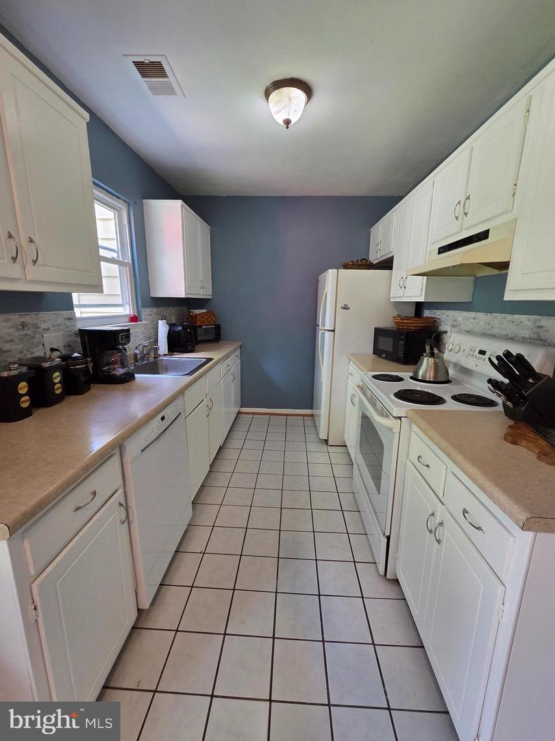 1231 THOMAS JEFFERSON PL, FREDERICKSBURG, Virginia 22405, 3 Bedrooms Bedrooms, ,2 BathroomsBathrooms,Residential,For sale,1231 THOMAS JEFFERSON PL,VAST2040562 MLS # VAST2040562
