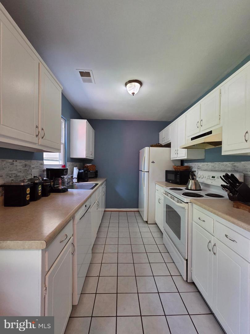 1231 THOMAS JEFFERSON PL, FREDERICKSBURG, Virginia 22405, 3 Bedrooms Bedrooms, ,2 BathroomsBathrooms,Residential,For sale,1231 THOMAS JEFFERSON PL,VAST2040562 MLS # VAST2040562