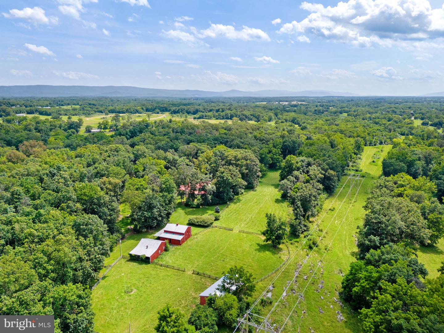 961 SUMMERVILLE RD, BOYCE, Virginia 22620, 3 Bedrooms Bedrooms, ,3 BathroomsBathrooms,Residential,For sale,961 SUMMERVILLE RD,VACL2003894 MLS # VACL2003894
