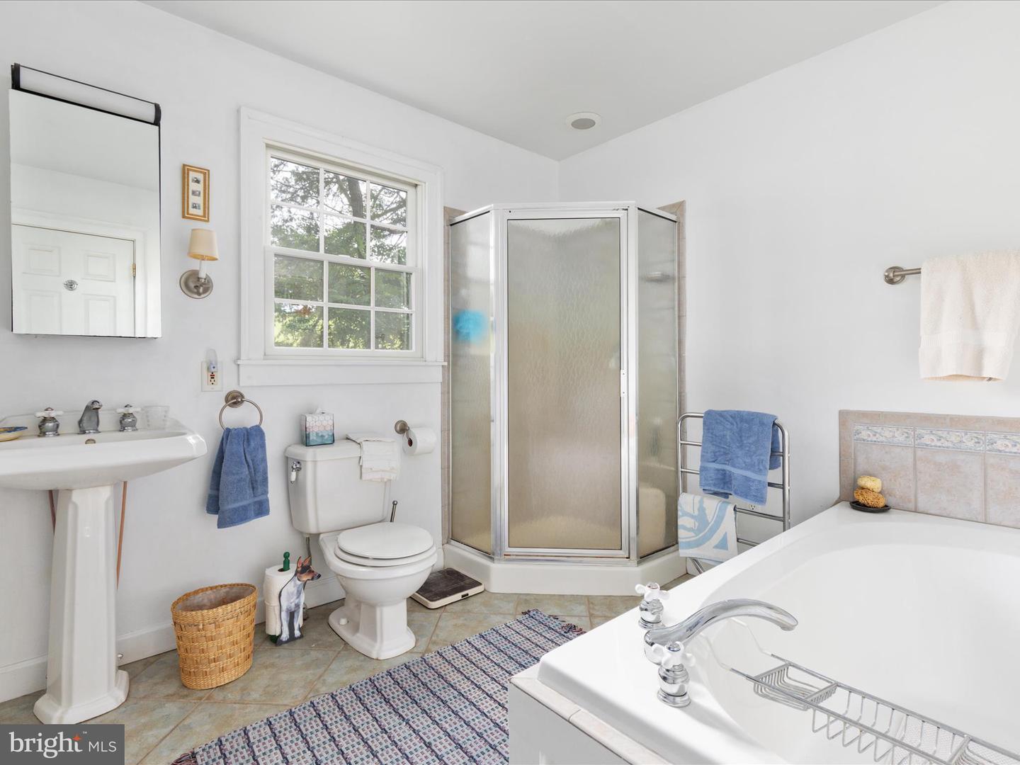 2335 SAINT DAVIDS CHURCH RD, FORT VALLEY, Virginia 22652, 2 Bedrooms Bedrooms, 9 Rooms Rooms,2 BathroomsBathrooms,Residential,For sale,2335 SAINT DAVIDS CHURCH RD,VASH2011992 MLS # VASH2011992
