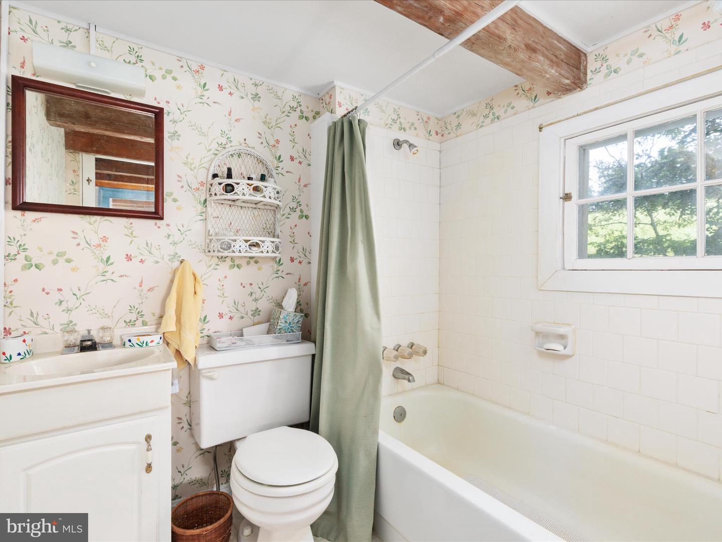 2335 SAINT DAVIDS CHURCH RD, FORT VALLEY, Virginia 22652, 2 Bedrooms Bedrooms, 9 Rooms Rooms,2 BathroomsBathrooms,Residential,For sale,2335 SAINT DAVIDS CHURCH RD,VASH2011992 MLS # VASH2011992
