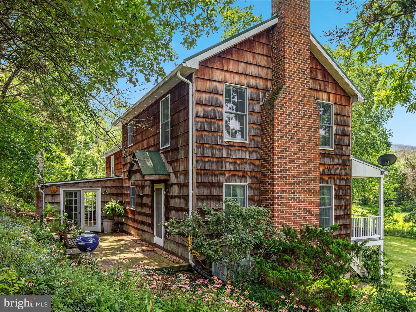2335 SAINT DAVIDS CHURCH RD, FORT VALLEY, Virginia 22652, 2 Bedrooms Bedrooms, 9 Rooms Rooms,2 BathroomsBathrooms,Residential,For sale,2335 SAINT DAVIDS CHURCH RD,VASH2011992 MLS # VASH2011992