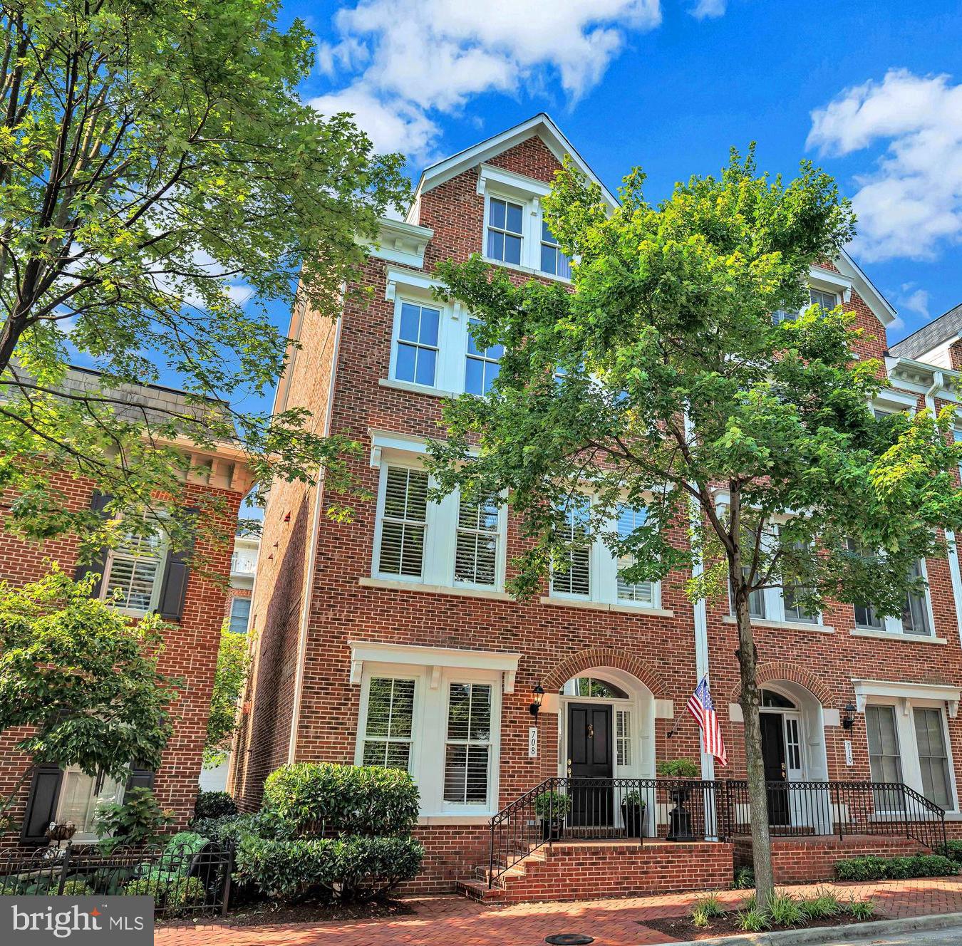 708 DAY LN, ALEXANDRIA, Virginia 22314, 4 Bedrooms Bedrooms, ,3 BathroomsBathrooms,Residential,For sale,708 DAY LN,VAAX2047708 MLS # VAAX2047708