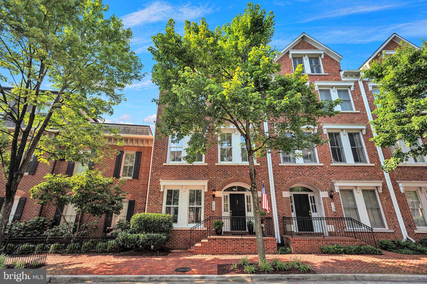 708 DAY LN, ALEXANDRIA, Virginia 22314, 4 Bedrooms Bedrooms, ,3 BathroomsBathrooms,Residential,For sale,708 DAY LN,VAAX2047708 MLS # VAAX2047708