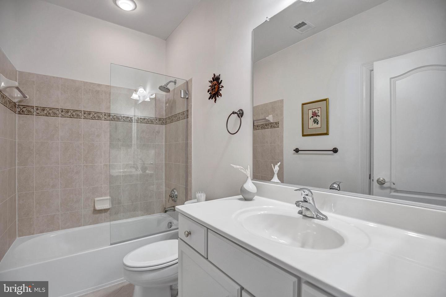 708 DAY LN, ALEXANDRIA, Virginia 22314, 4 Bedrooms Bedrooms, ,3 BathroomsBathrooms,Residential,For sale,708 DAY LN,VAAX2047708 MLS # VAAX2047708