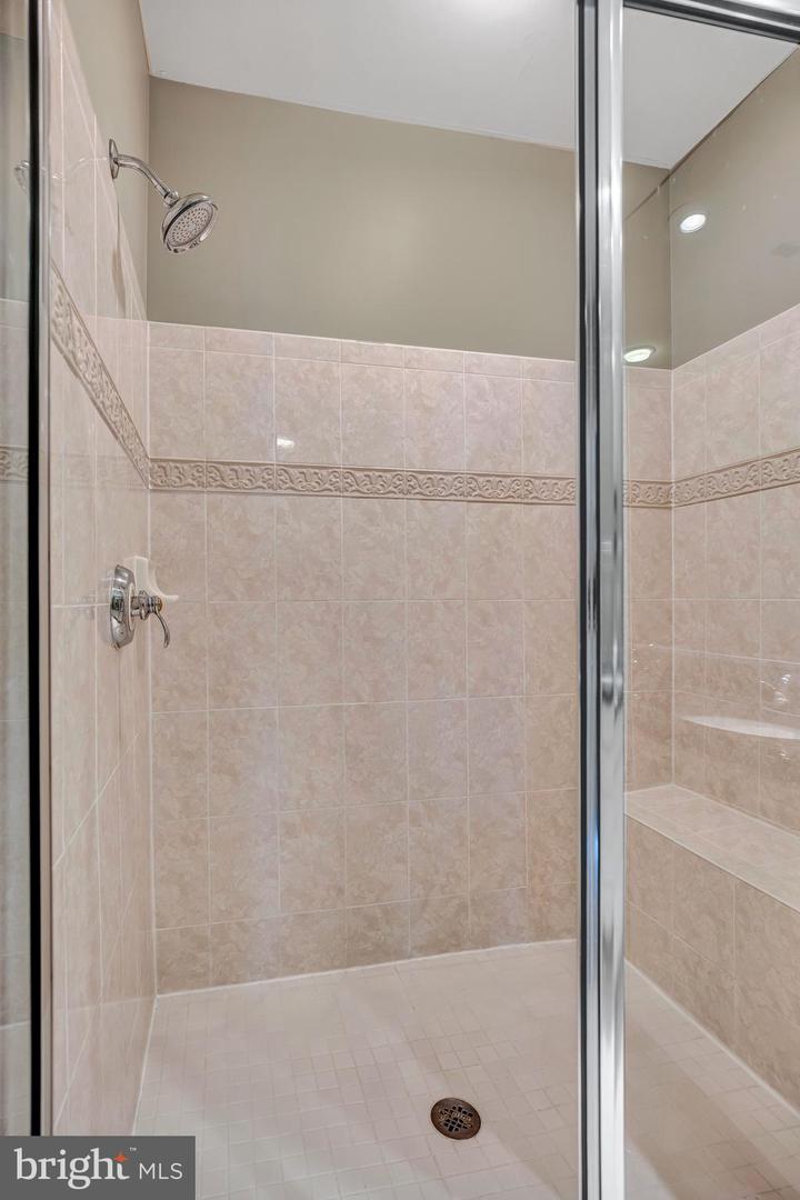 708 DAY LN, ALEXANDRIA, Virginia 22314, 4 Bedrooms Bedrooms, ,3 BathroomsBathrooms,Residential,For sale,708 DAY LN,VAAX2047708 MLS # VAAX2047708