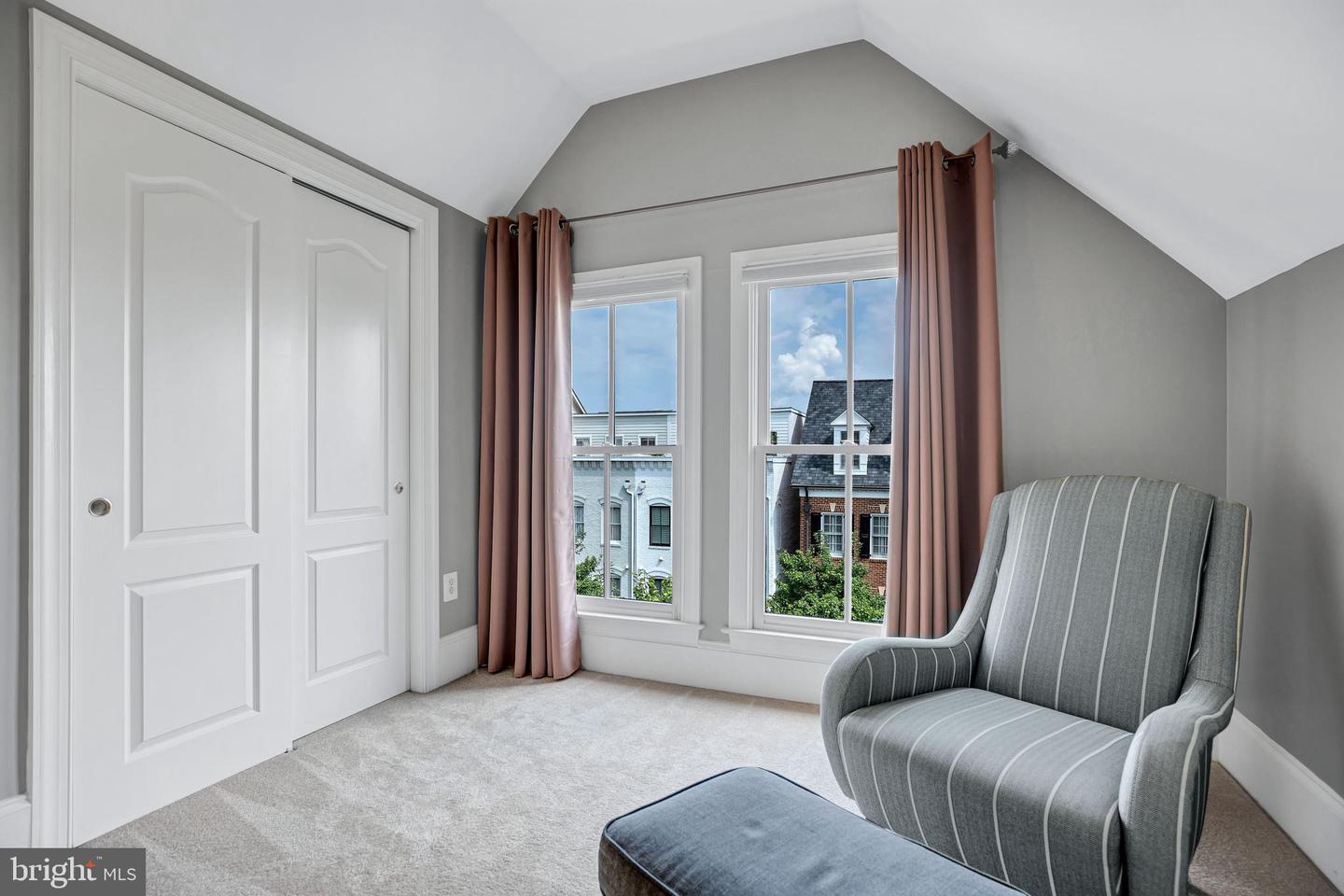 708 DAY LN, ALEXANDRIA, Virginia 22314, 4 Bedrooms Bedrooms, ,3 BathroomsBathrooms,Residential,For sale,708 DAY LN,VAAX2047708 MLS # VAAX2047708