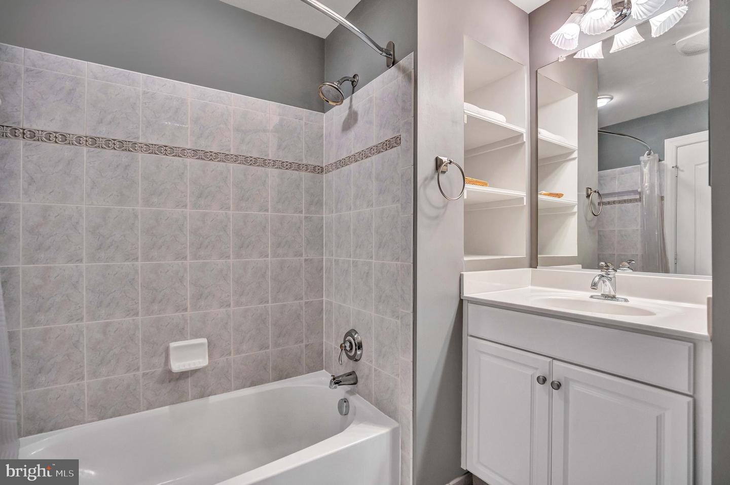 708 DAY LN, ALEXANDRIA, Virginia 22314, 4 Bedrooms Bedrooms, ,3 BathroomsBathrooms,Residential,For sale,708 DAY LN,VAAX2047708 MLS # VAAX2047708