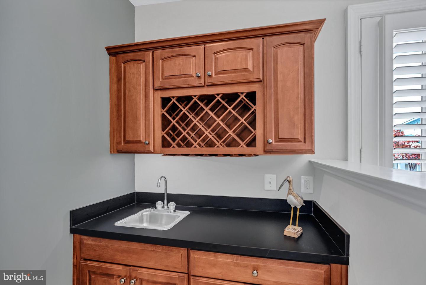 708 DAY LN, ALEXANDRIA, Virginia 22314, 4 Bedrooms Bedrooms, ,3 BathroomsBathrooms,Residential,For sale,708 DAY LN,VAAX2047708 MLS # VAAX2047708