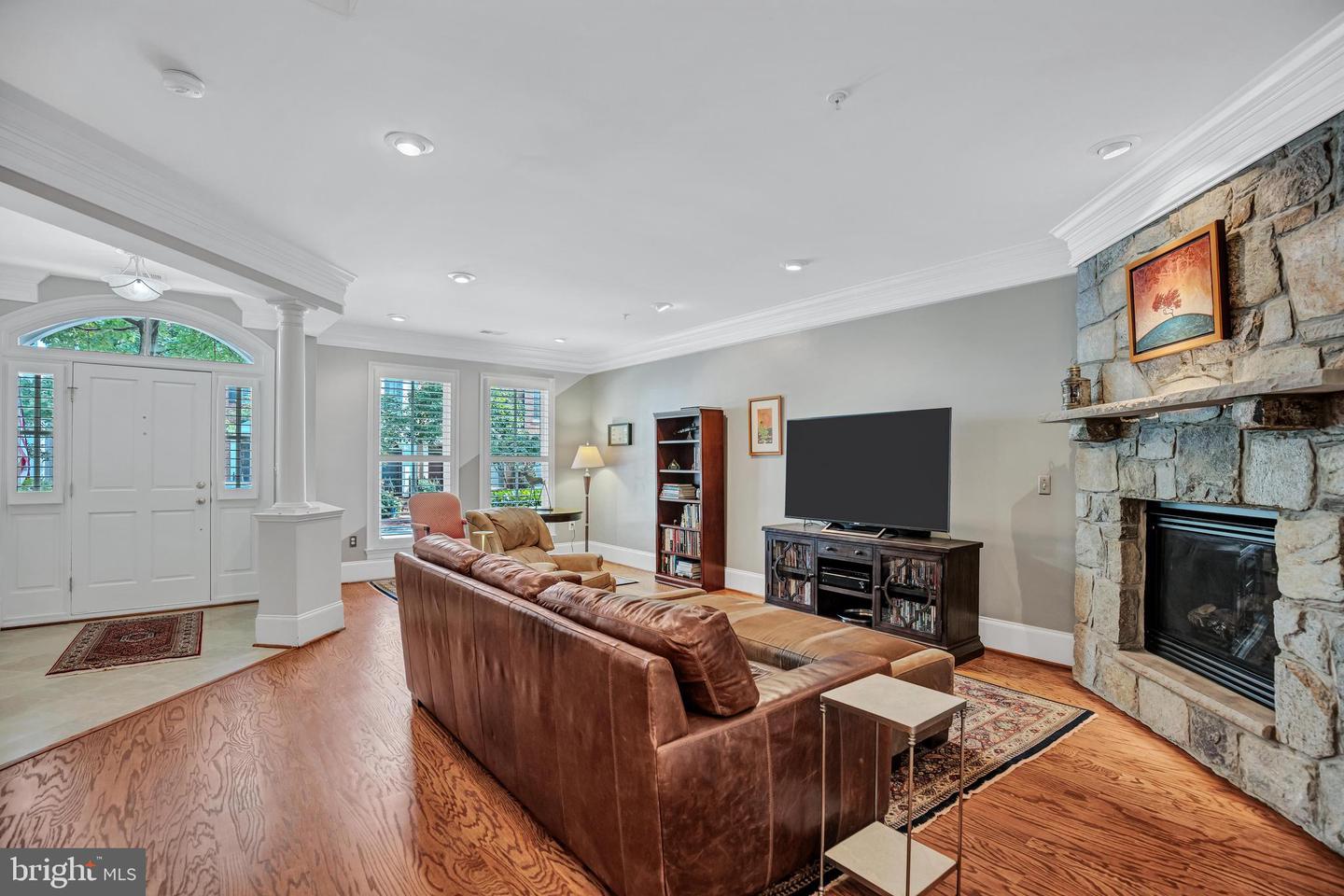 708 DAY LN, ALEXANDRIA, Virginia 22314, 4 Bedrooms Bedrooms, ,3 BathroomsBathrooms,Residential,For sale,708 DAY LN,VAAX2047708 MLS # VAAX2047708