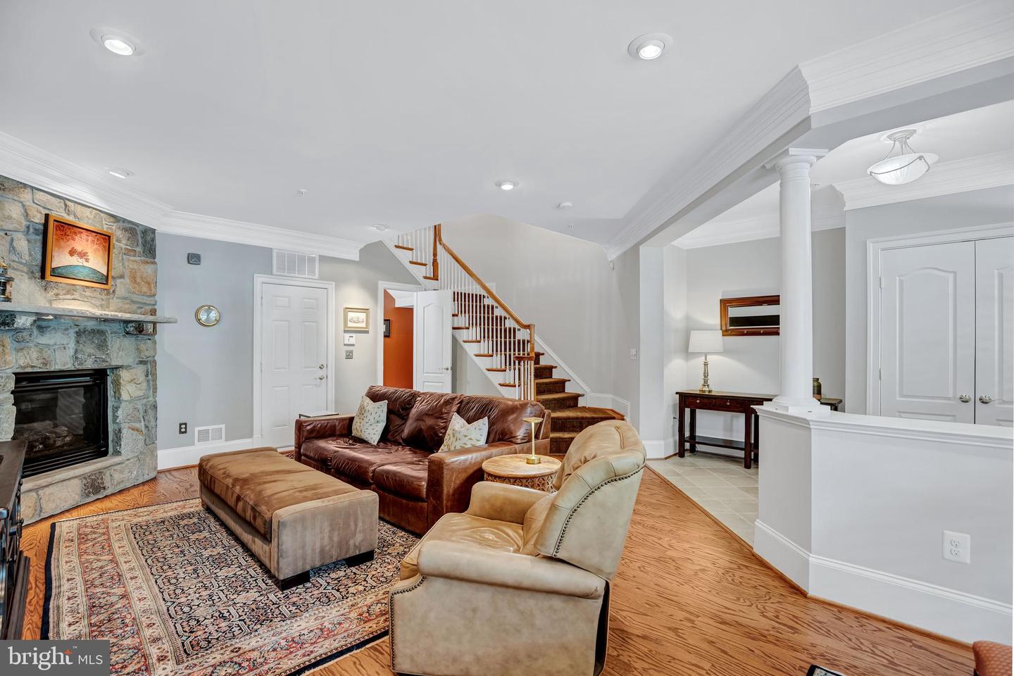 708 DAY LN, ALEXANDRIA, Virginia 22314, 4 Bedrooms Bedrooms, ,3 BathroomsBathrooms,Residential,For sale,708 DAY LN,VAAX2047708 MLS # VAAX2047708