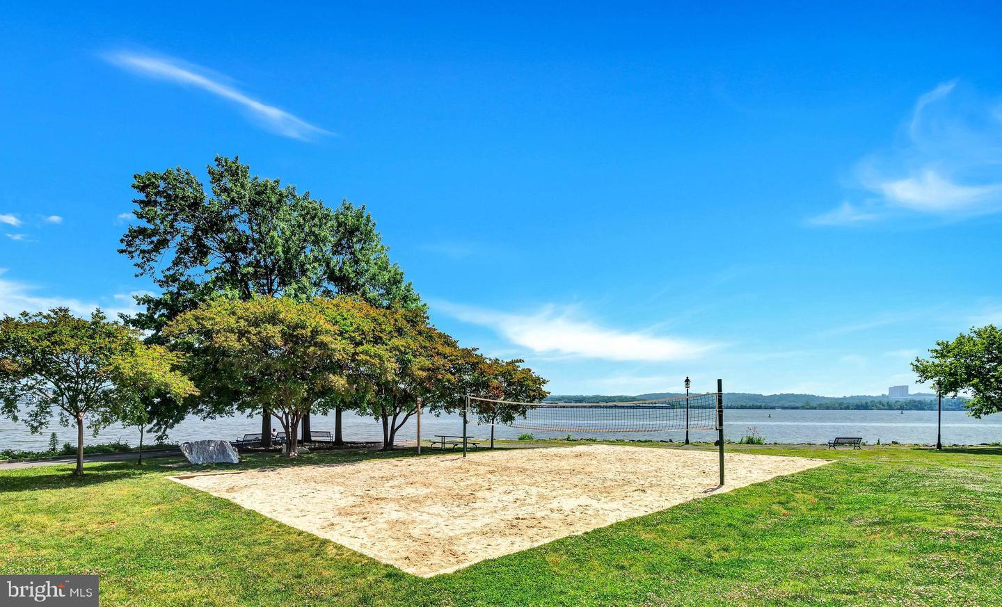 708 DAY LN, ALEXANDRIA, Virginia 22314, 4 Bedrooms Bedrooms, ,3 BathroomsBathrooms,Residential,For sale,708 DAY LN,VAAX2047708 MLS # VAAX2047708