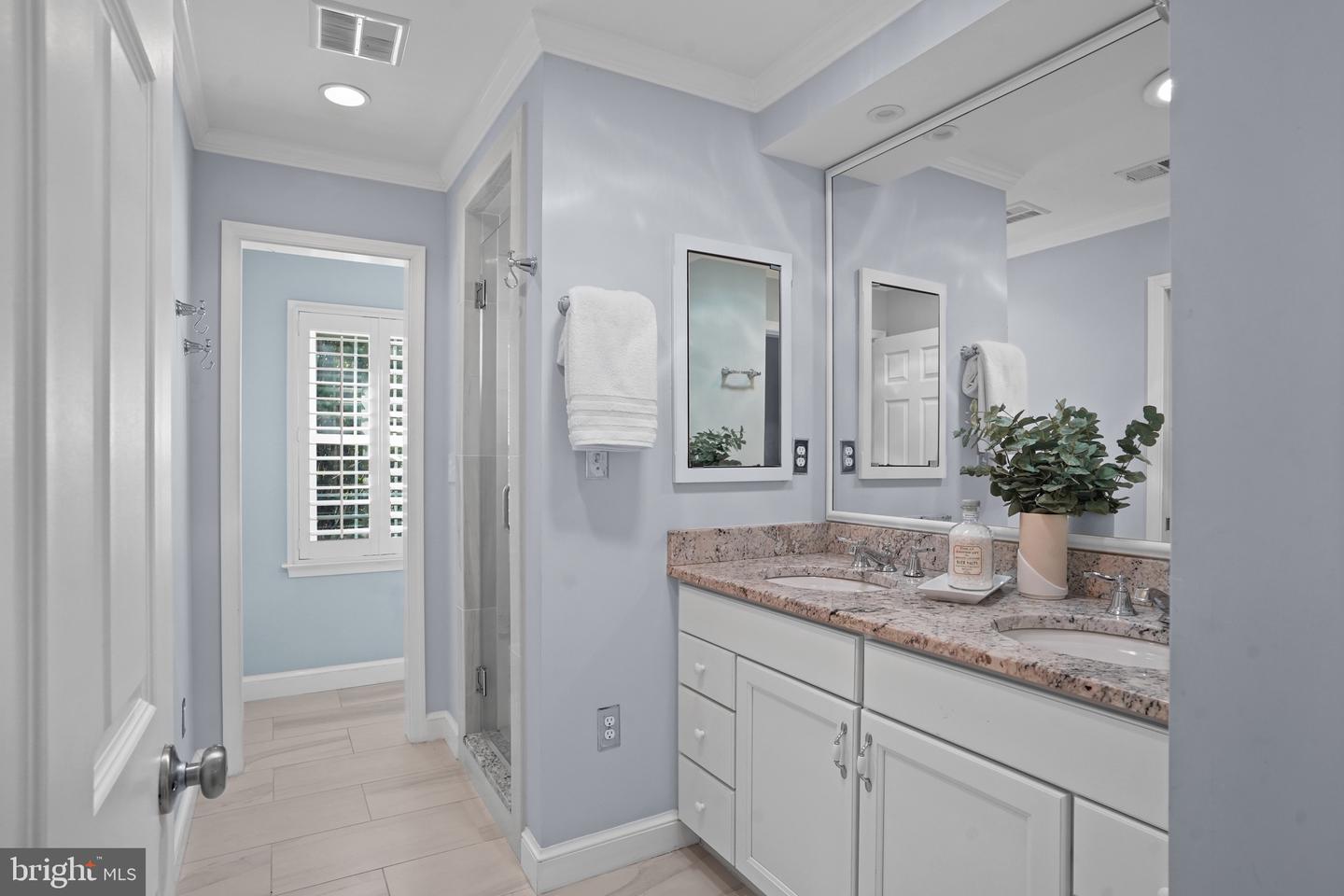 4208 23RD ST N, ARLINGTON, Virginia 22207, 3 Bedrooms Bedrooms, ,3 BathroomsBathrooms,Residential,For sale,4208 23RD ST N,VAAR2061302 MLS # VAAR2061302