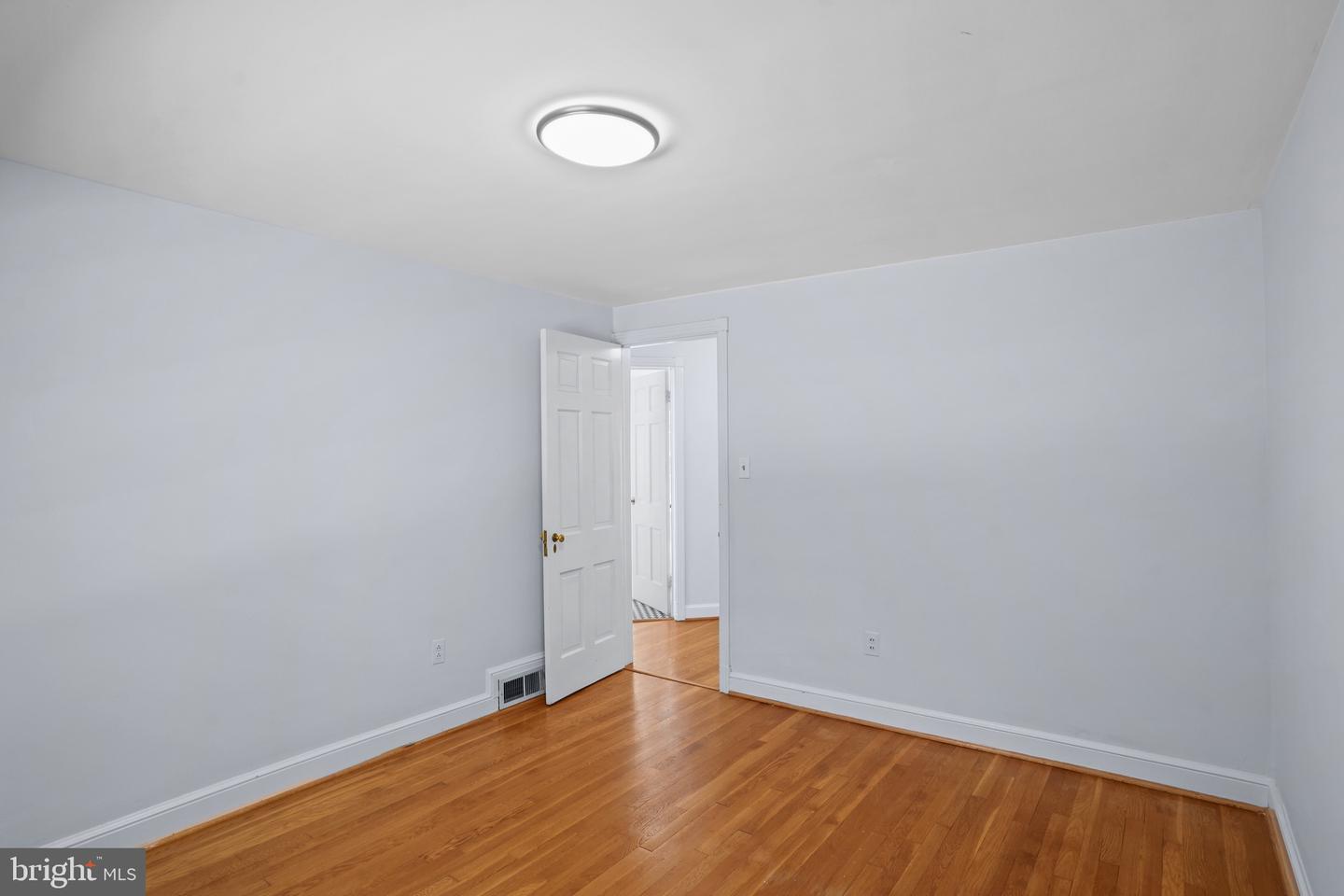 4208 23RD ST N, ARLINGTON, Virginia 22207, 3 Bedrooms Bedrooms, ,3 BathroomsBathrooms,Residential,For sale,4208 23RD ST N,VAAR2061302 MLS # VAAR2061302