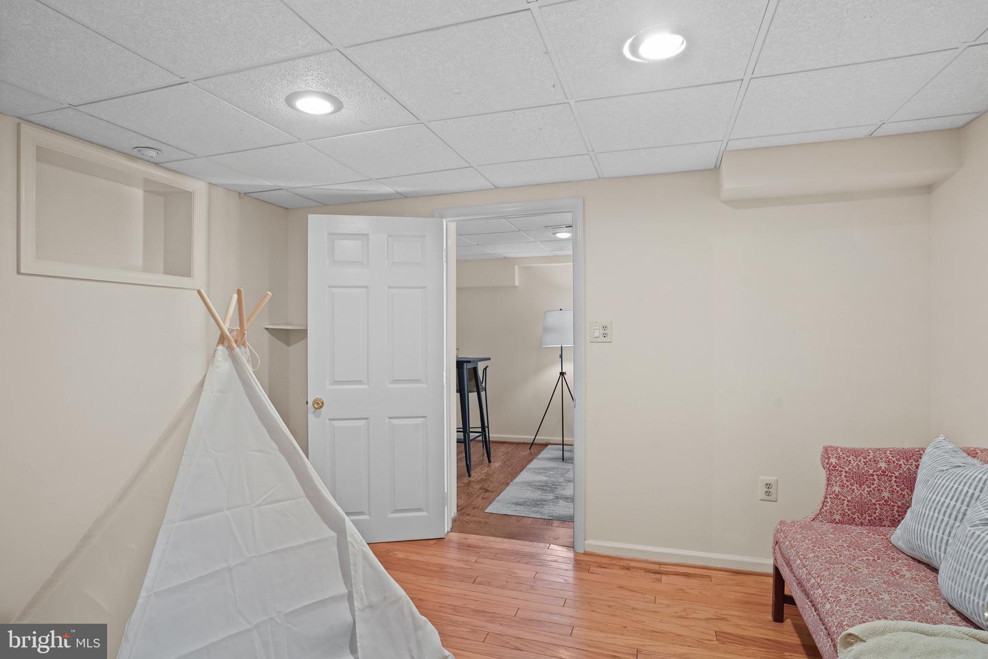 4208 23RD ST N, ARLINGTON, Virginia 22207, 3 Bedrooms Bedrooms, ,3 BathroomsBathrooms,Residential,For sale,4208 23RD ST N,VAAR2061302 MLS # VAAR2061302