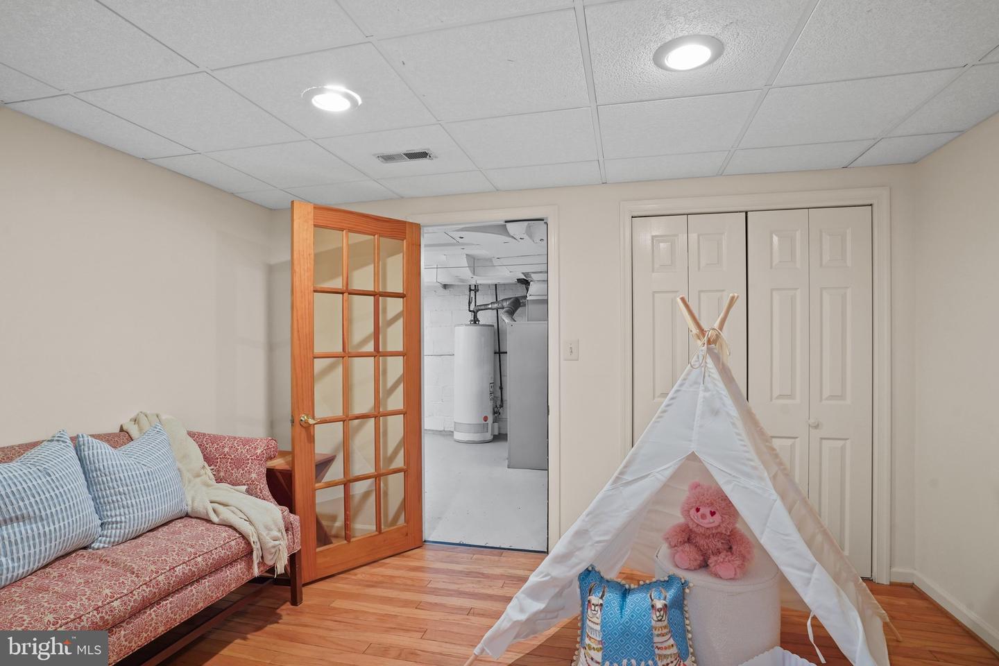4208 23RD ST N, ARLINGTON, Virginia 22207, 3 Bedrooms Bedrooms, ,3 BathroomsBathrooms,Residential,For sale,4208 23RD ST N,VAAR2061302 MLS # VAAR2061302