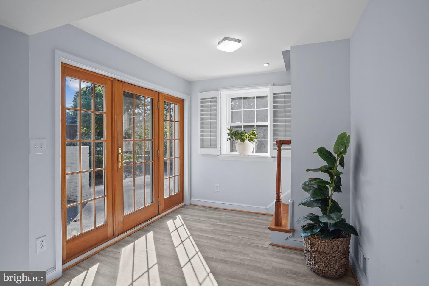 4208 23RD ST N, ARLINGTON, Virginia 22207, 3 Bedrooms Bedrooms, ,3 BathroomsBathrooms,Residential,For sale,4208 23RD ST N,VAAR2061302 MLS # VAAR2061302