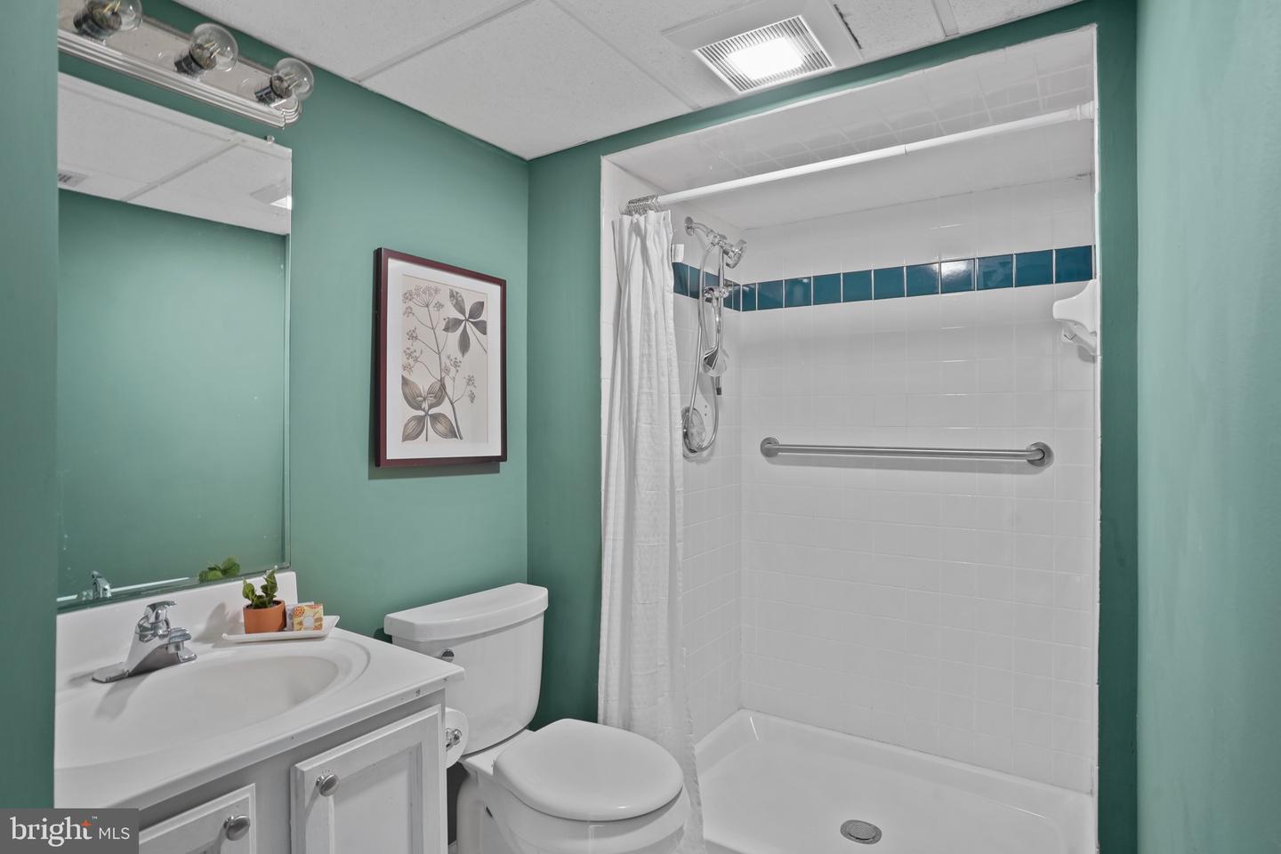 4208 23RD ST N, ARLINGTON, Virginia 22207, 3 Bedrooms Bedrooms, ,3 BathroomsBathrooms,Residential,For sale,4208 23RD ST N,VAAR2061302 MLS # VAAR2061302